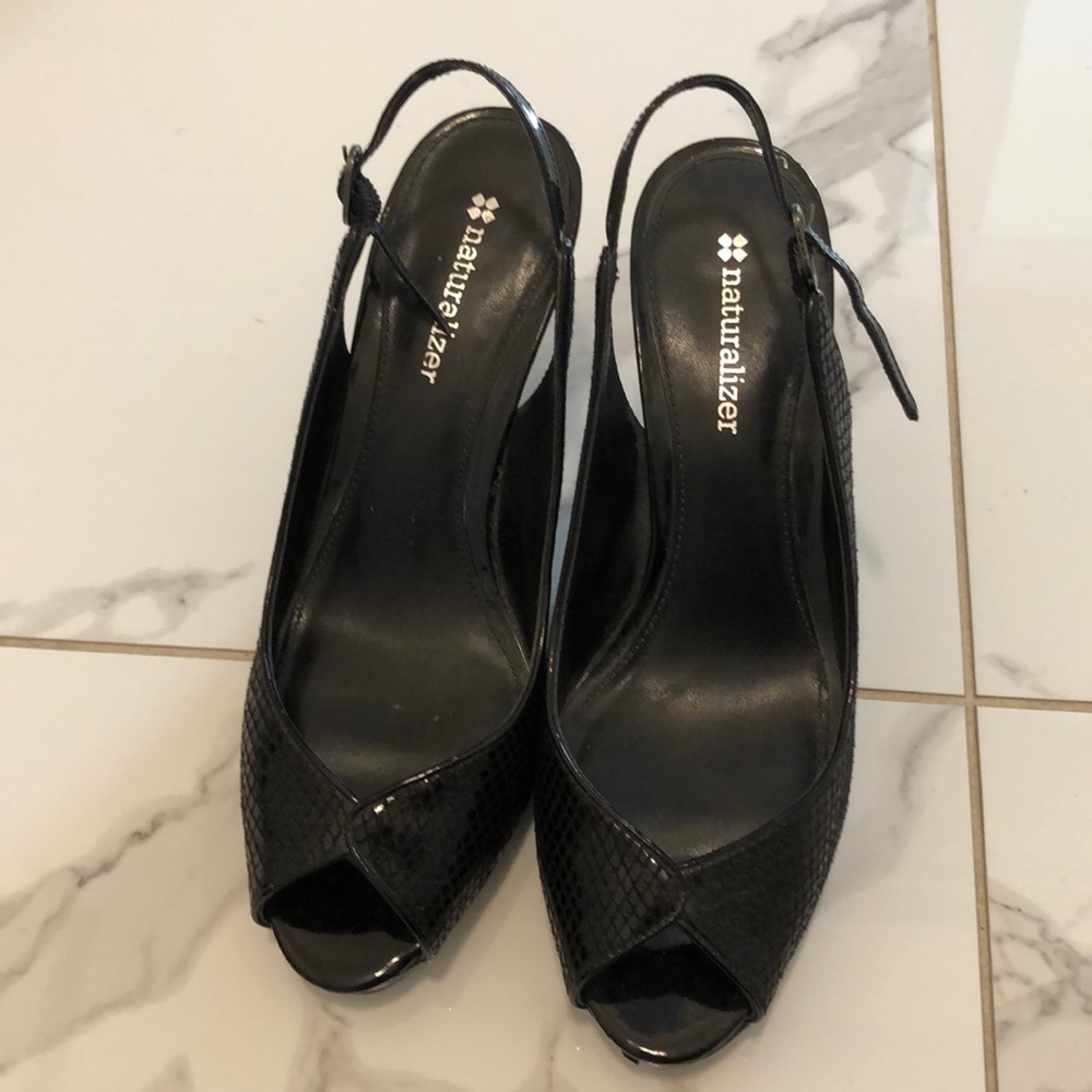 2/ $40 Naturalizer Size 7
